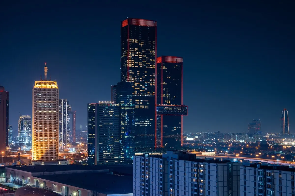 Dubai's Real Estate Market Thrives: A Golden Opportunity for Iranian Buyers