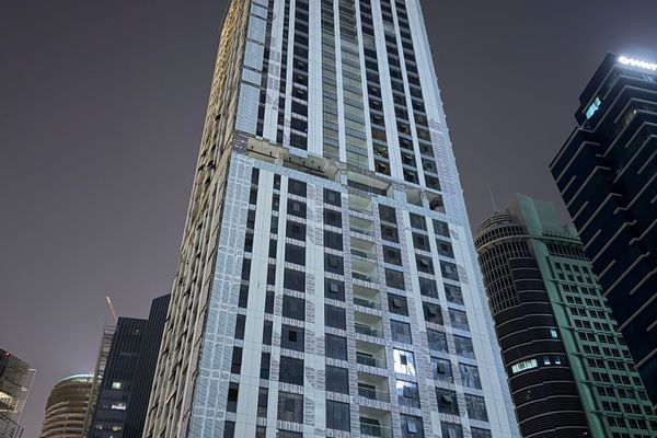 نزدیک به کانال آب بیزینس بی